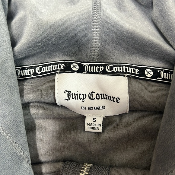 Juicy Couture Gray Velour Hooded Jumpsuit – Size Small - Picture 4 of 10